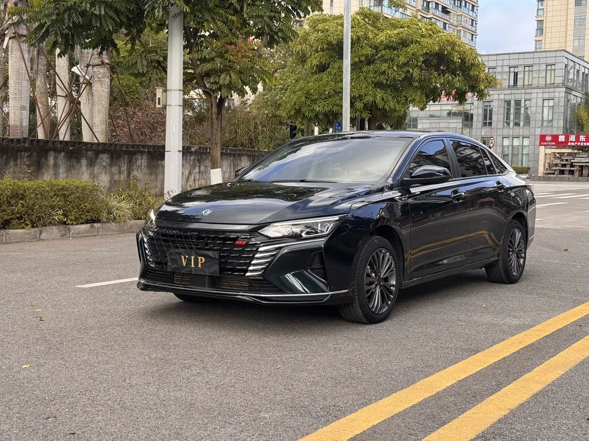 Dongfeng Yixuan MAX  из Китая