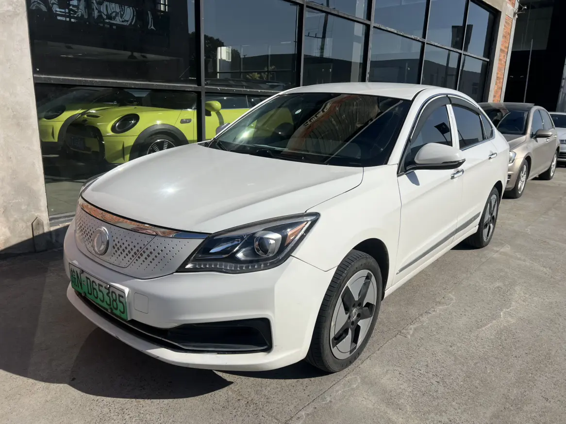 Dongfeng Fengshen E70  из Китая