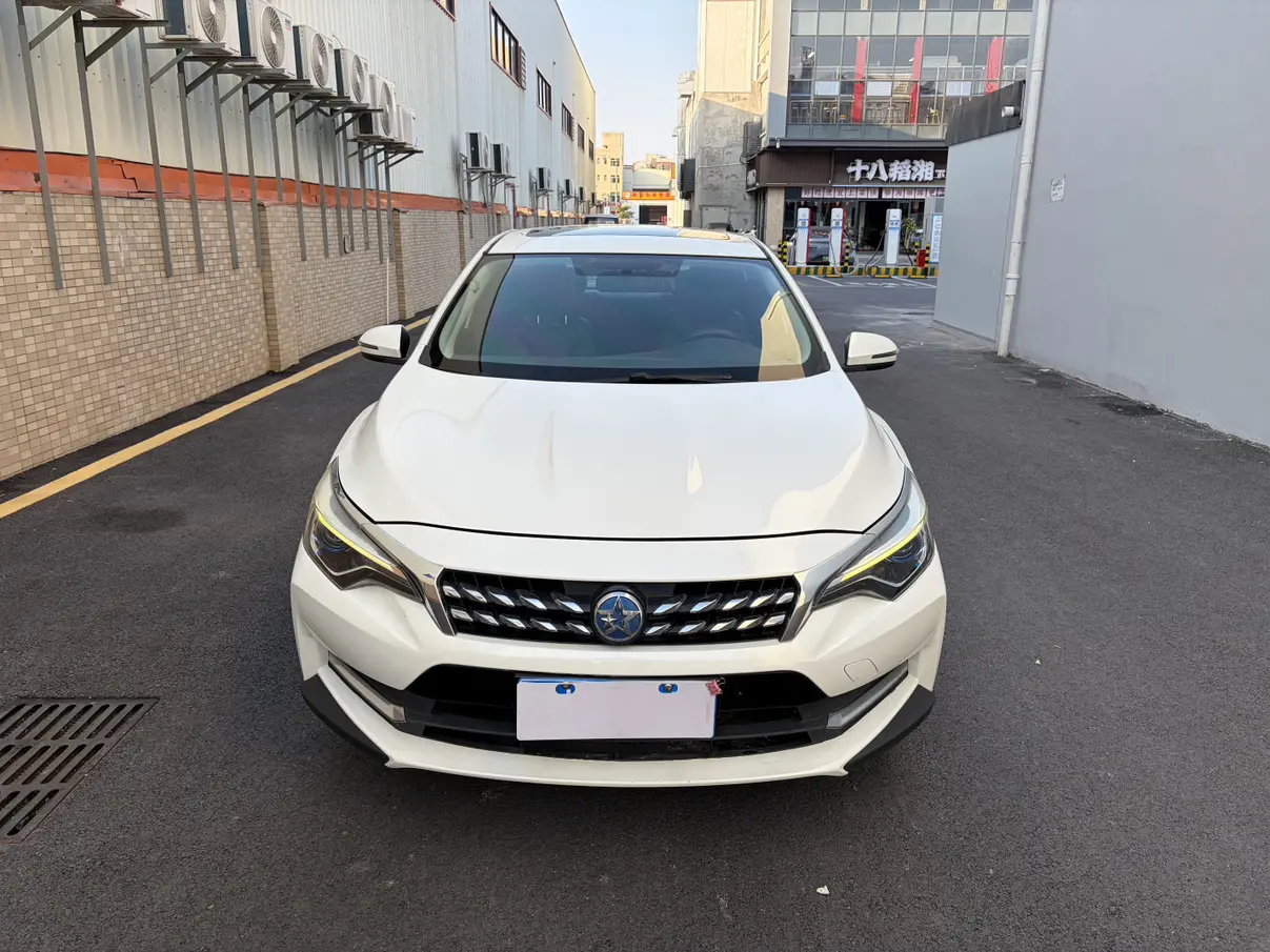 Kai Chen Venucia D60  из Китая