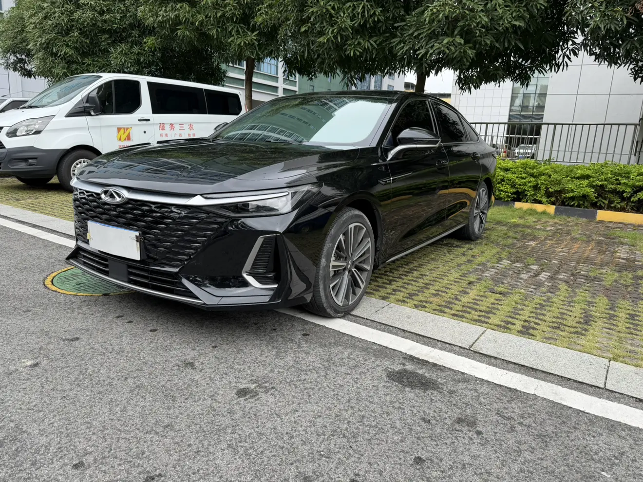 Chery Arrizo 8  из Китая