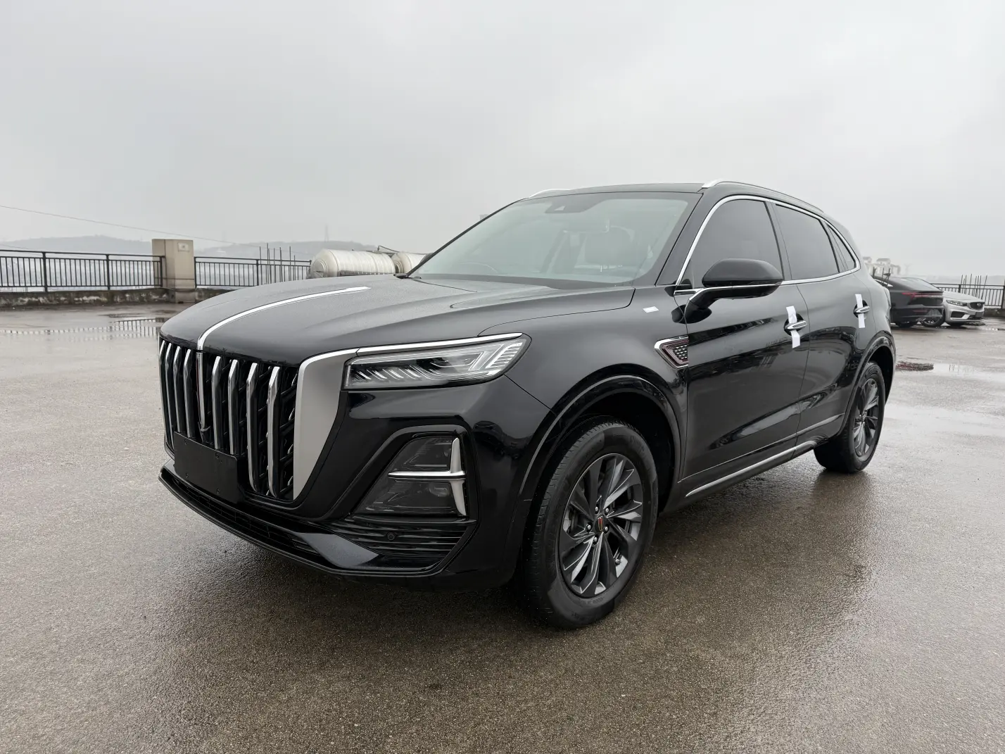 Hongqi HS5  из Китая