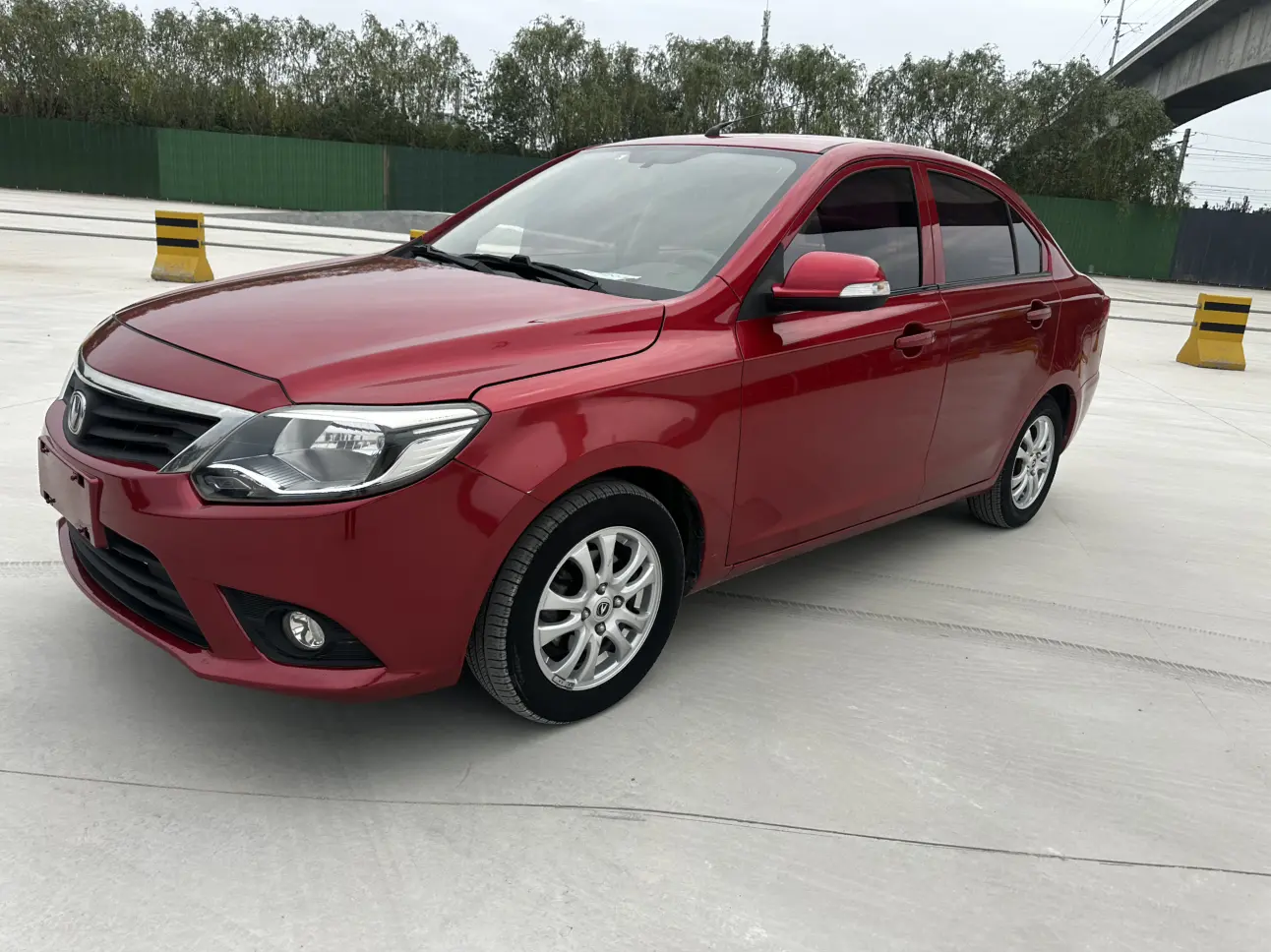 Changan Yuexiang V3  из Китая