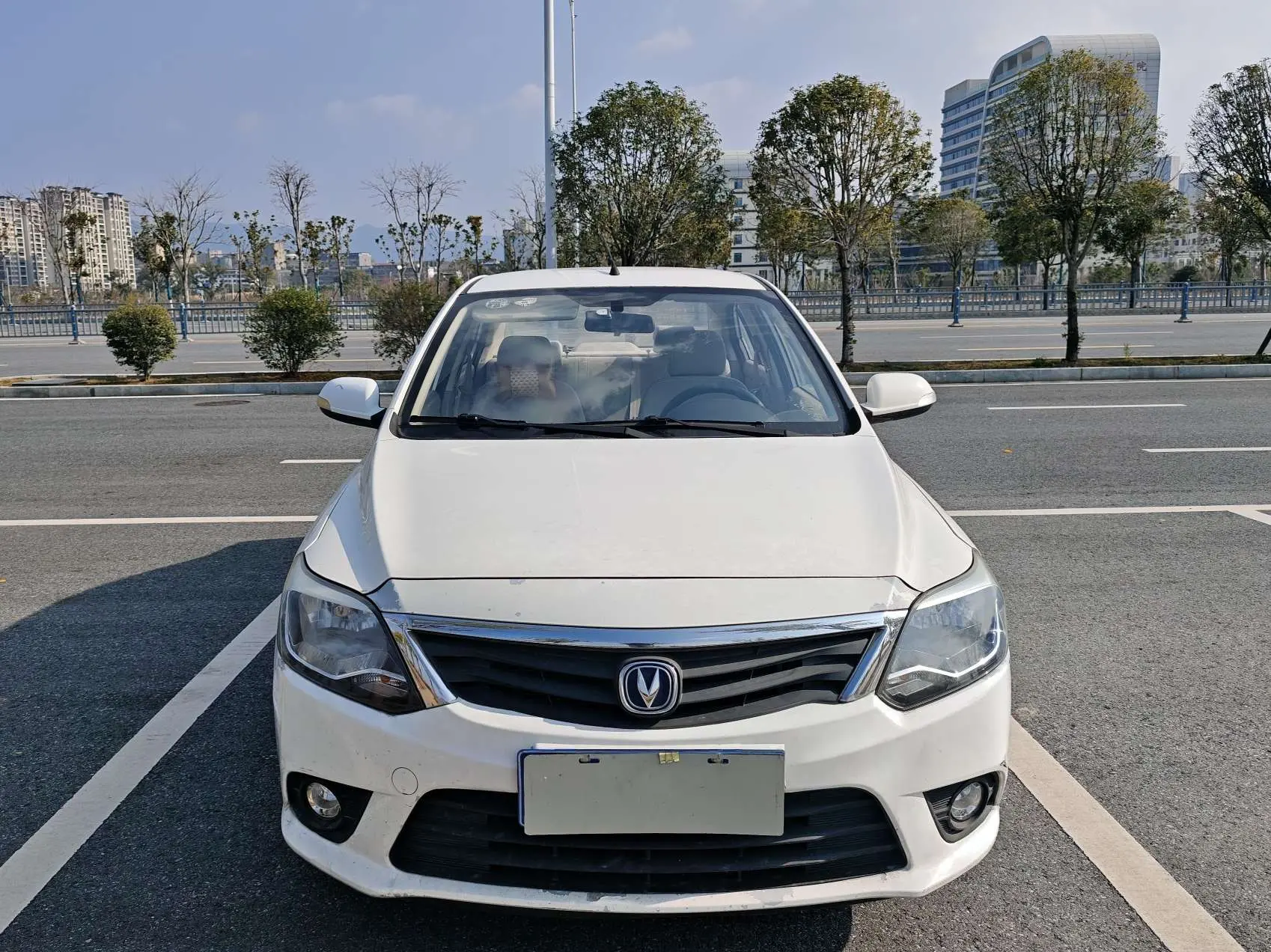 Changan Yuexiang V3  из Китая