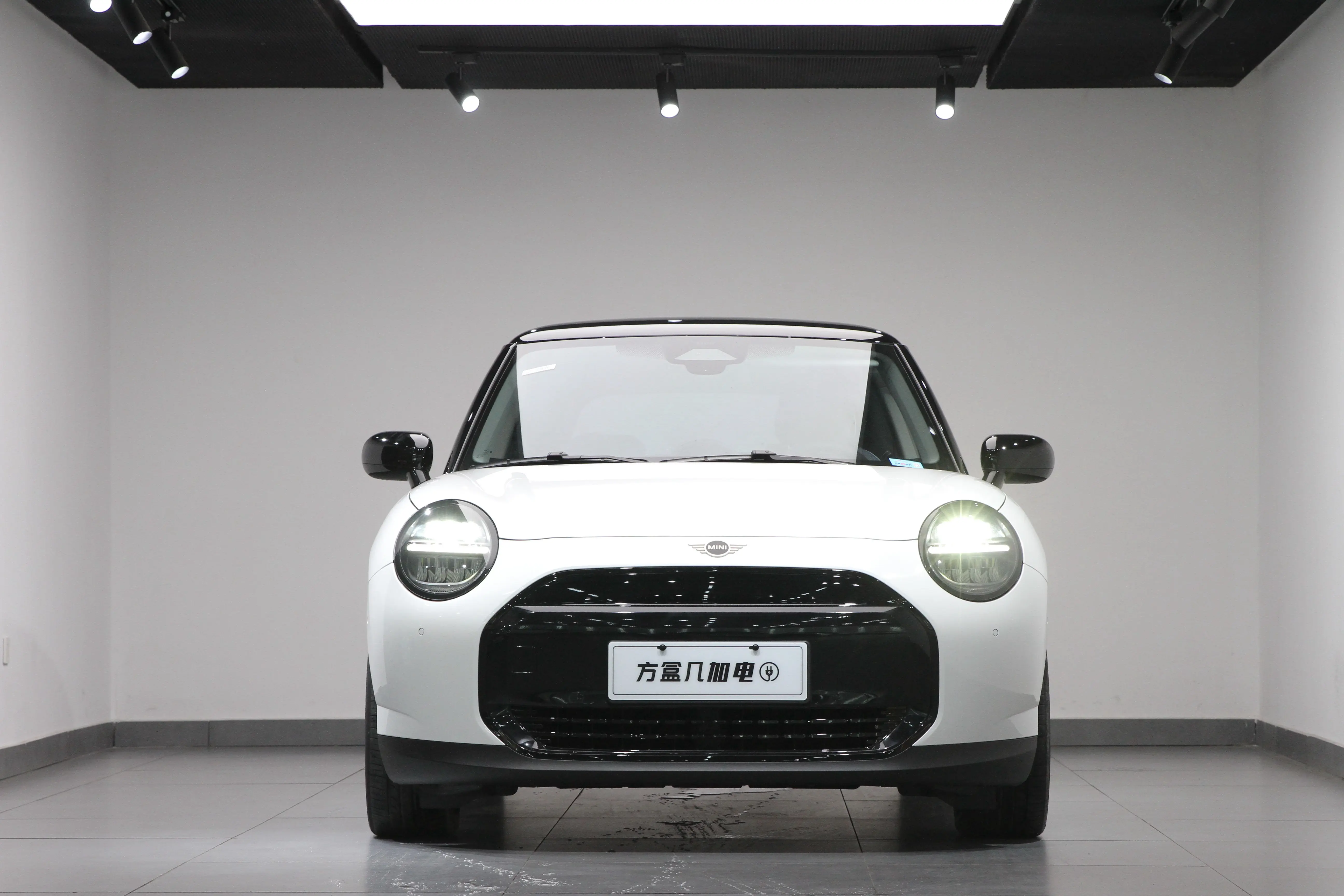 MINI ELECTRIC  COOPER  из Китая