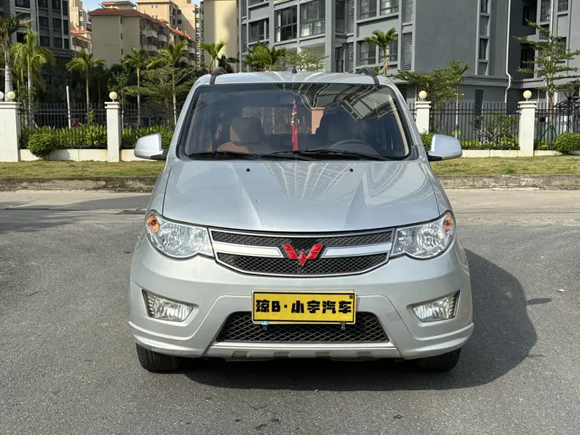 Wuling Hongguang  из Китая