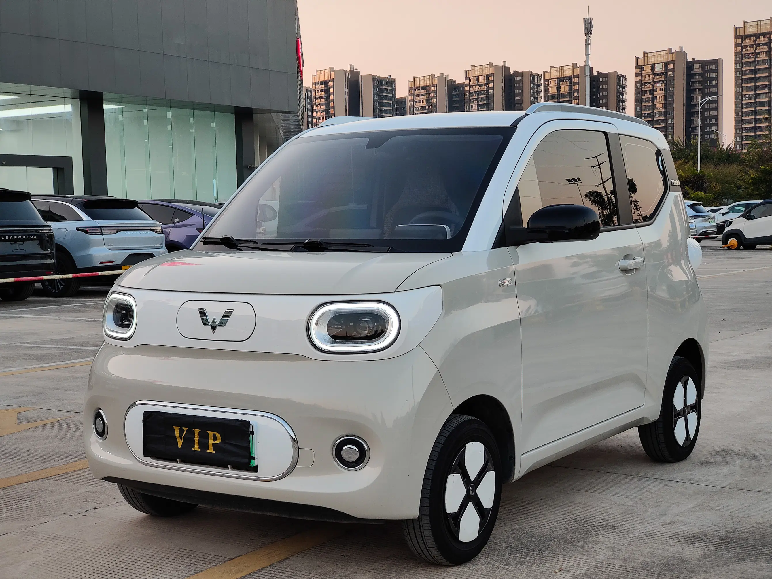 Wuling Hongguang MINIEV  из Китая