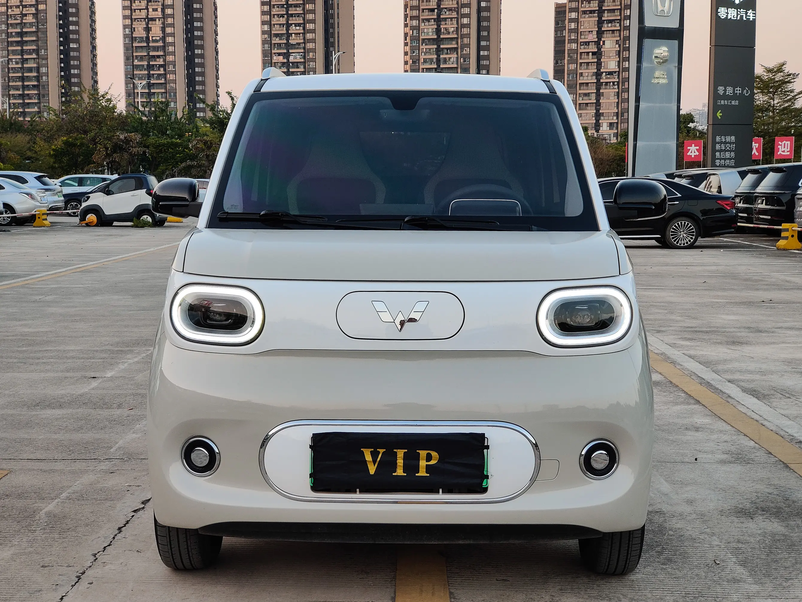 Wuling Hongguang MINIEV  из Китая