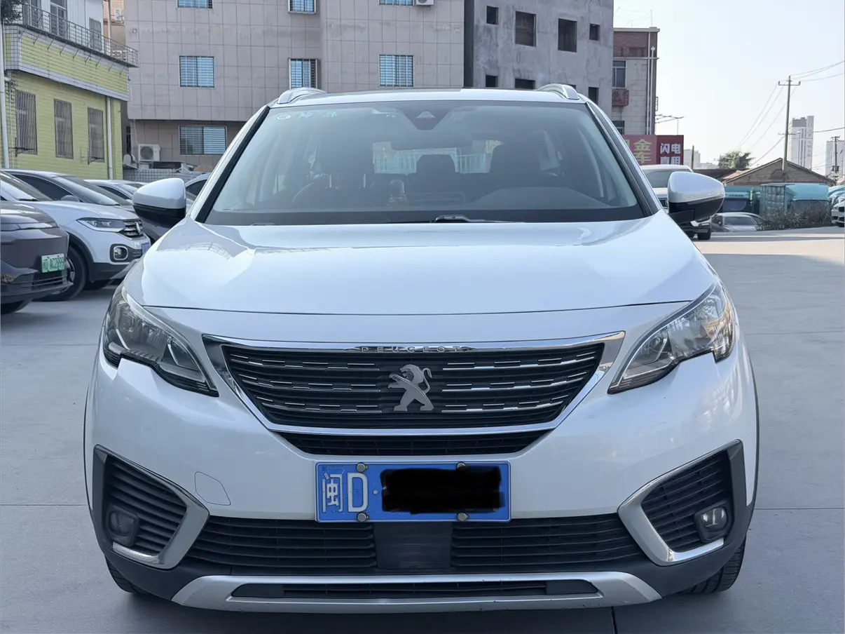 Peugeot 5008  из Китая