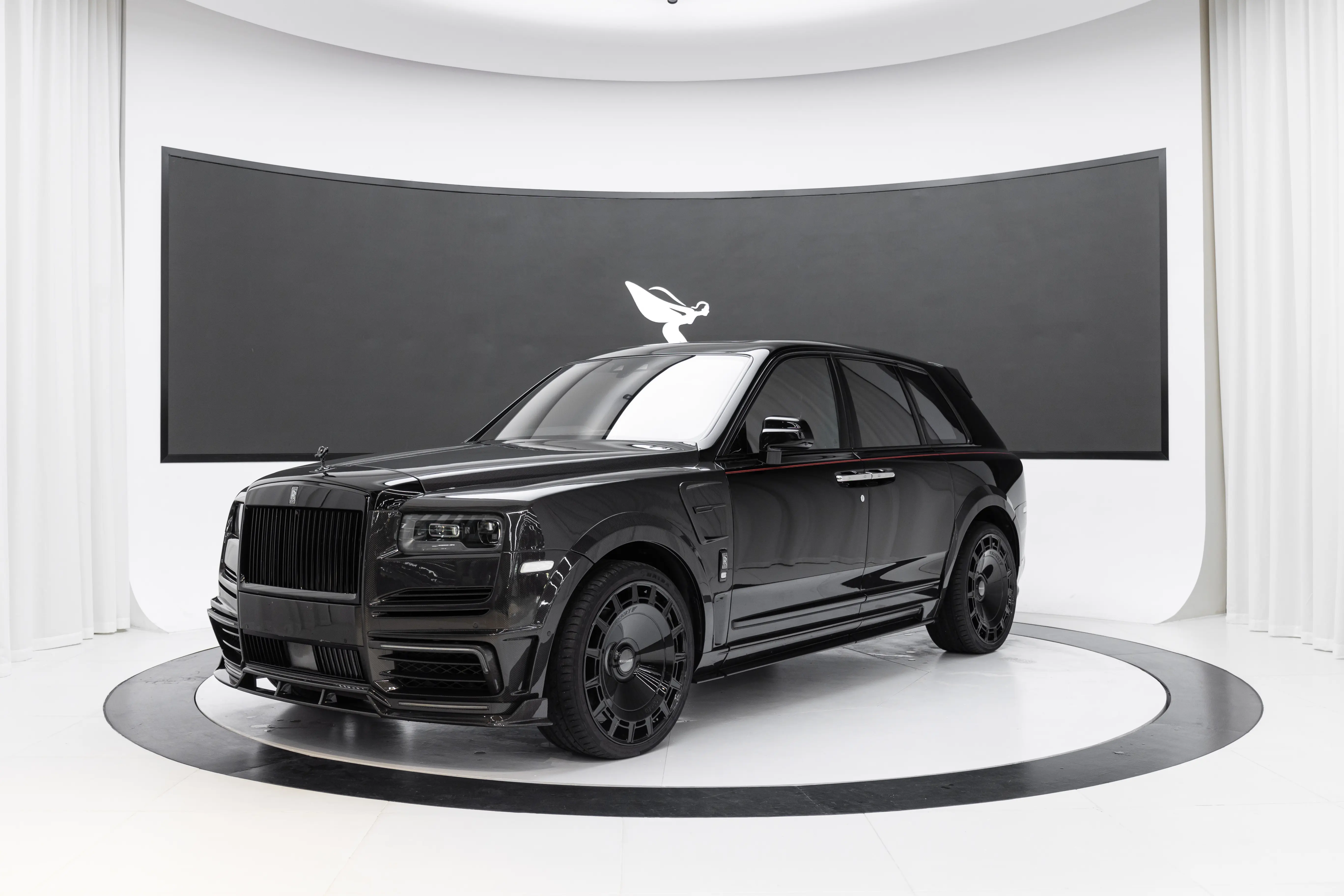 Rolls Royce Cullinan  из Китая
