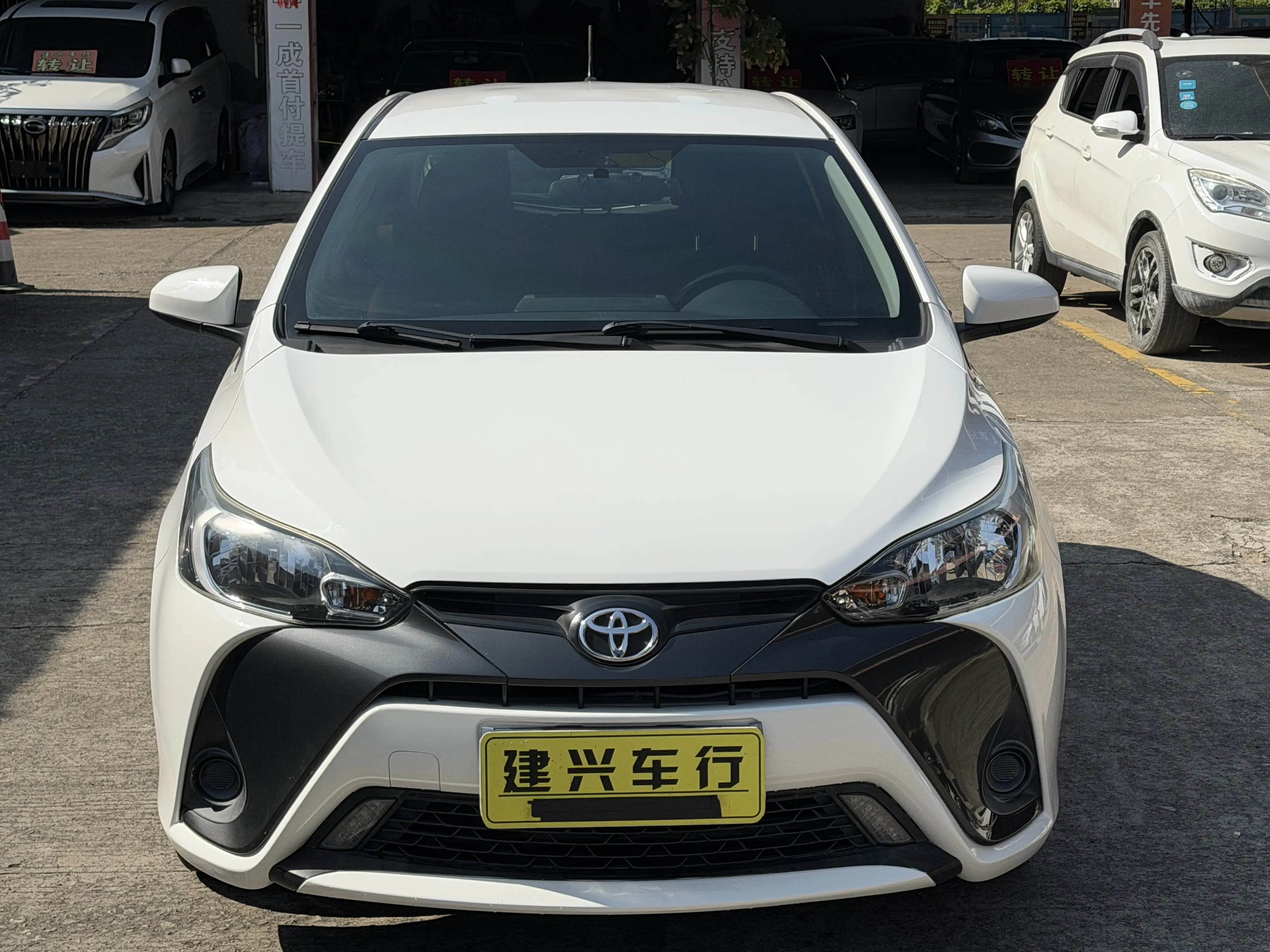 Toyota Yaris L  из Китая