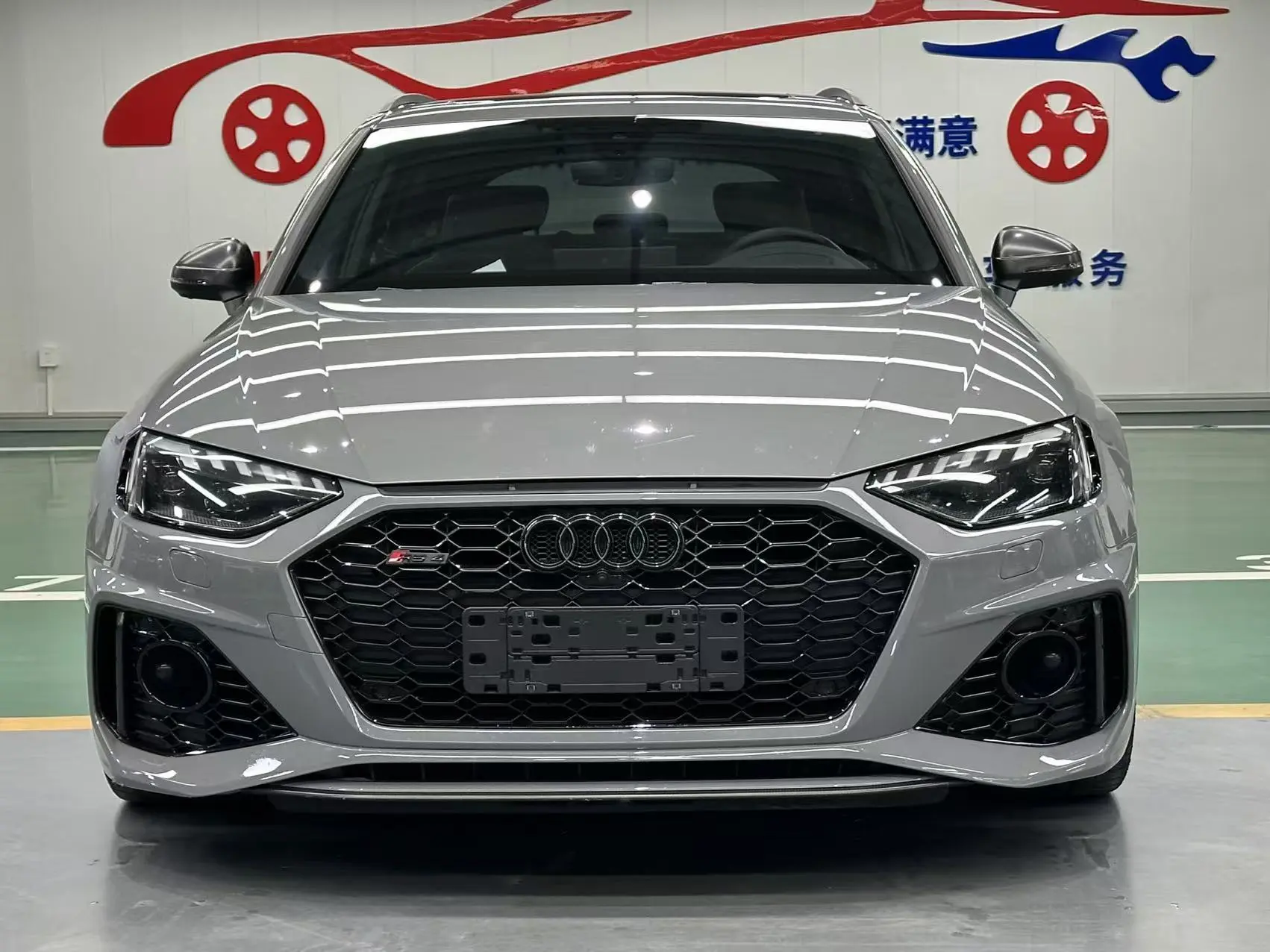 Audi RS 4  из Китая