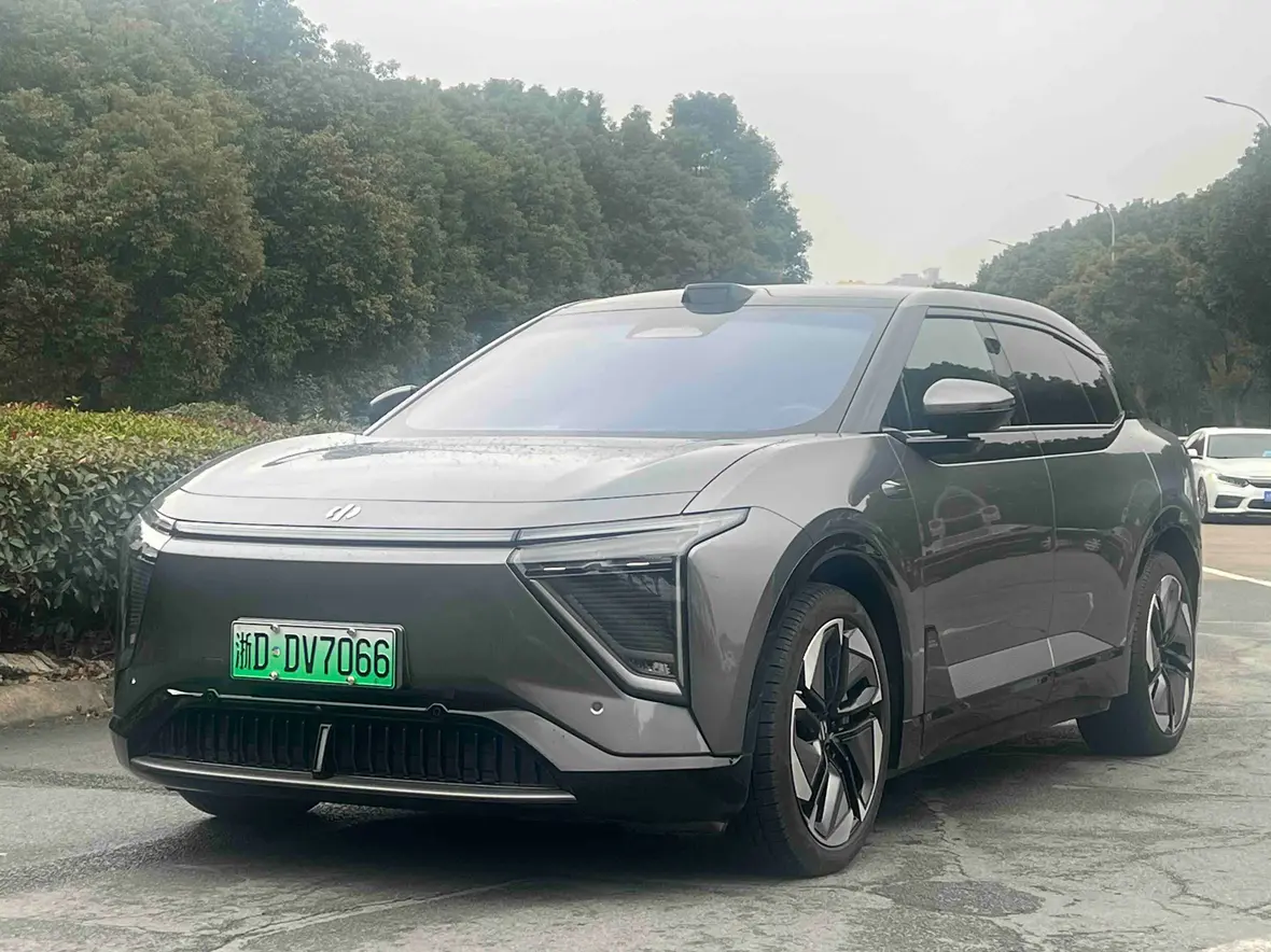 HiPhi Y  из Китая