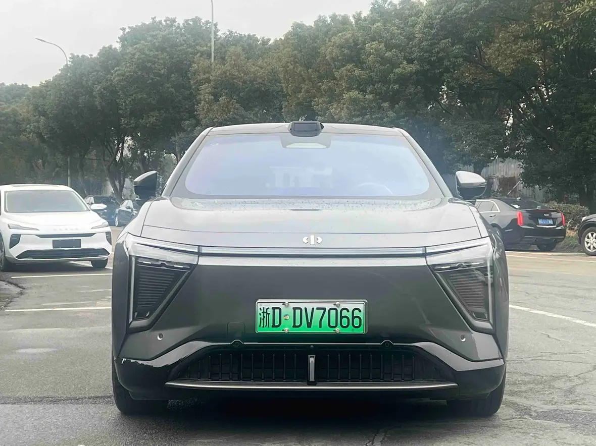 HiPhi Y  из Китая