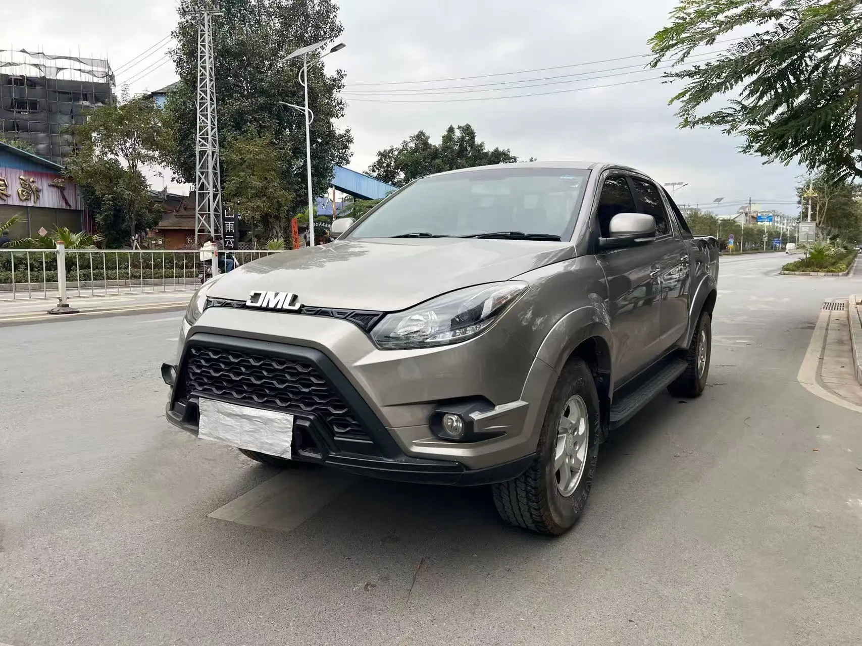 Jiangling Domain Tiger 5  из Китая