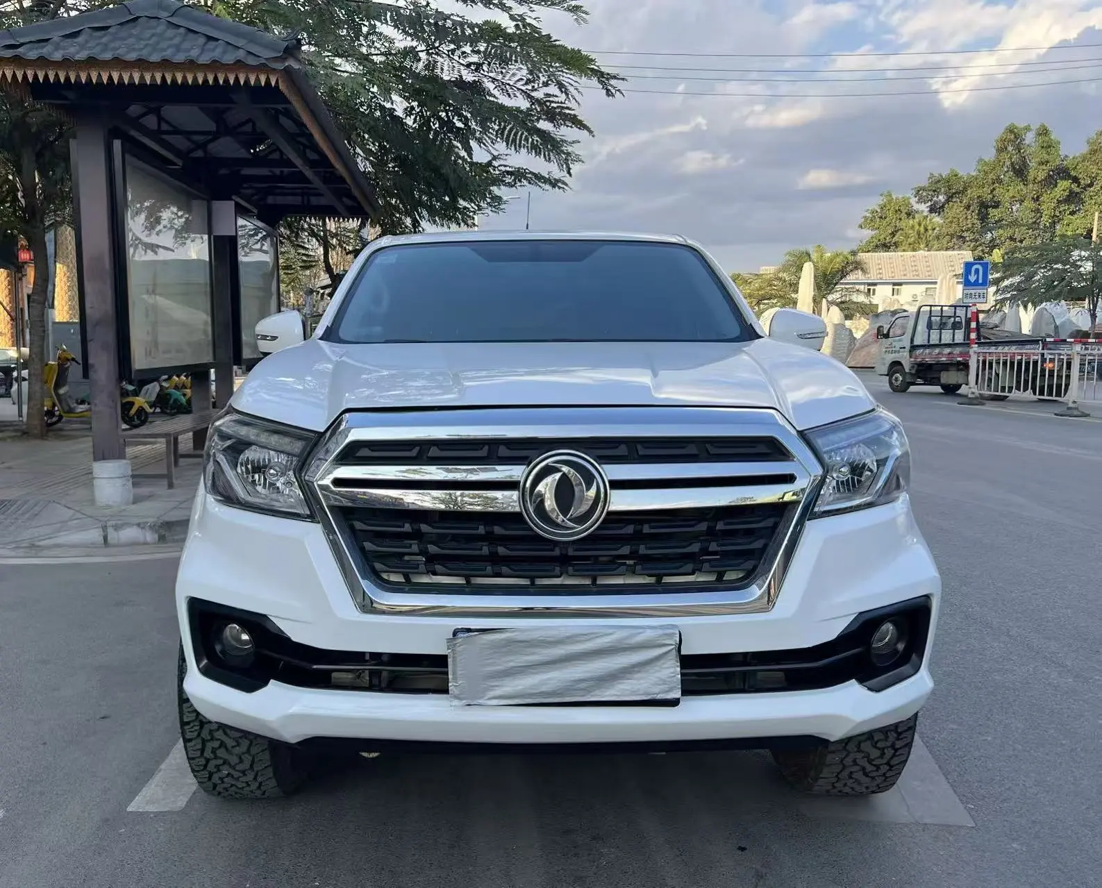 Dongfeng Ruiqi 6  из Китая