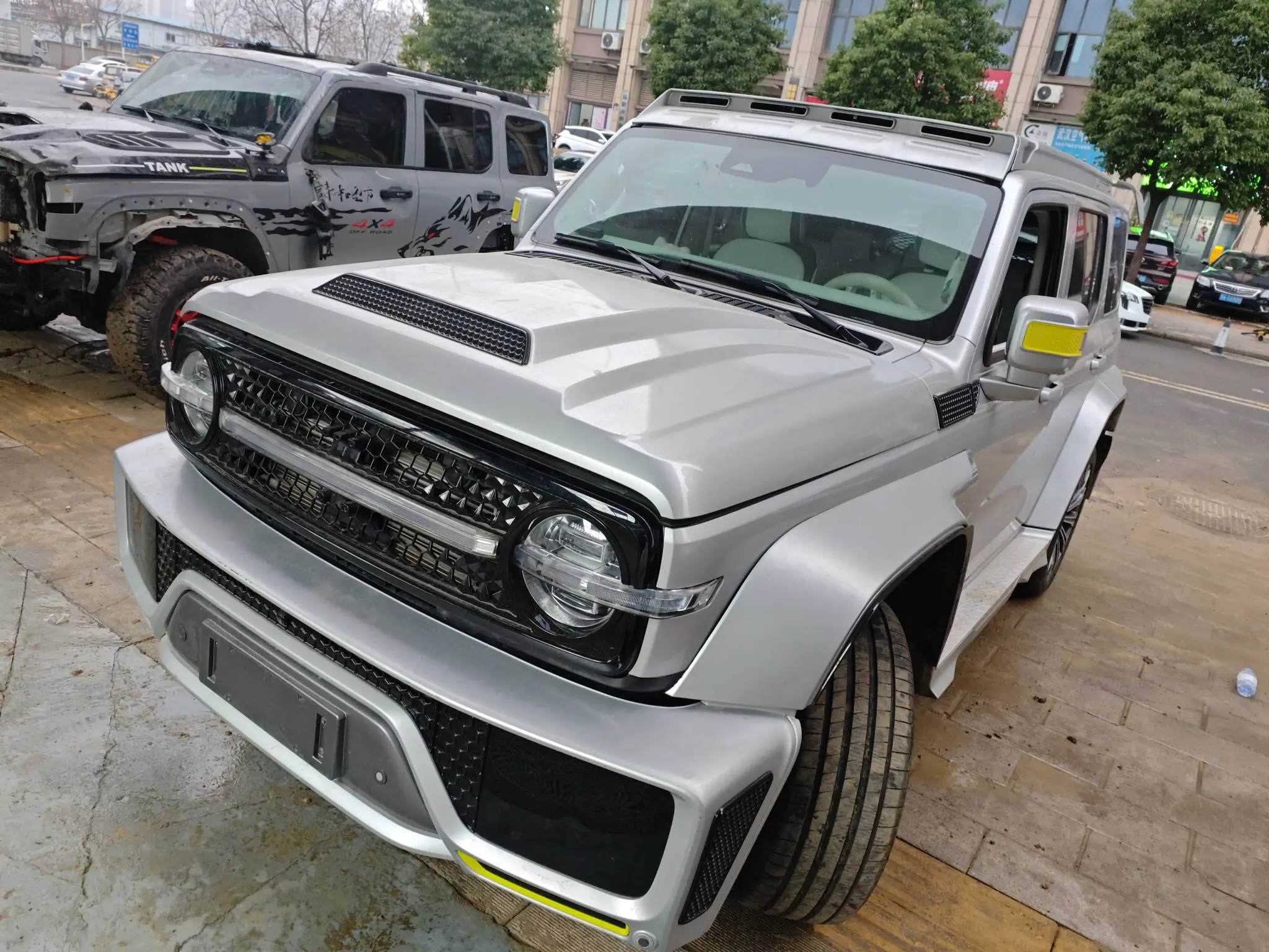 Tank Cyber  300  из Китая