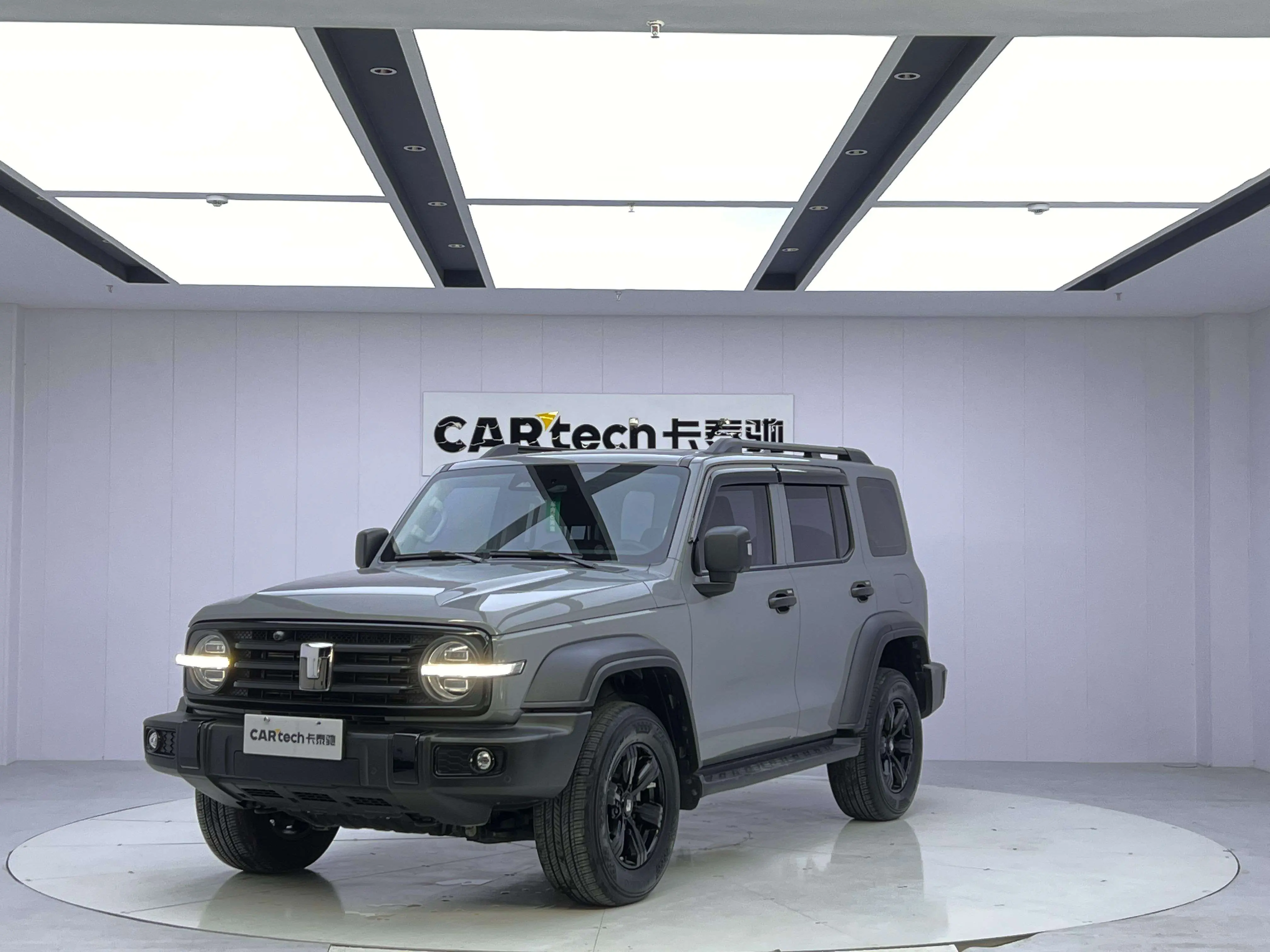 Tank 300  из Китая