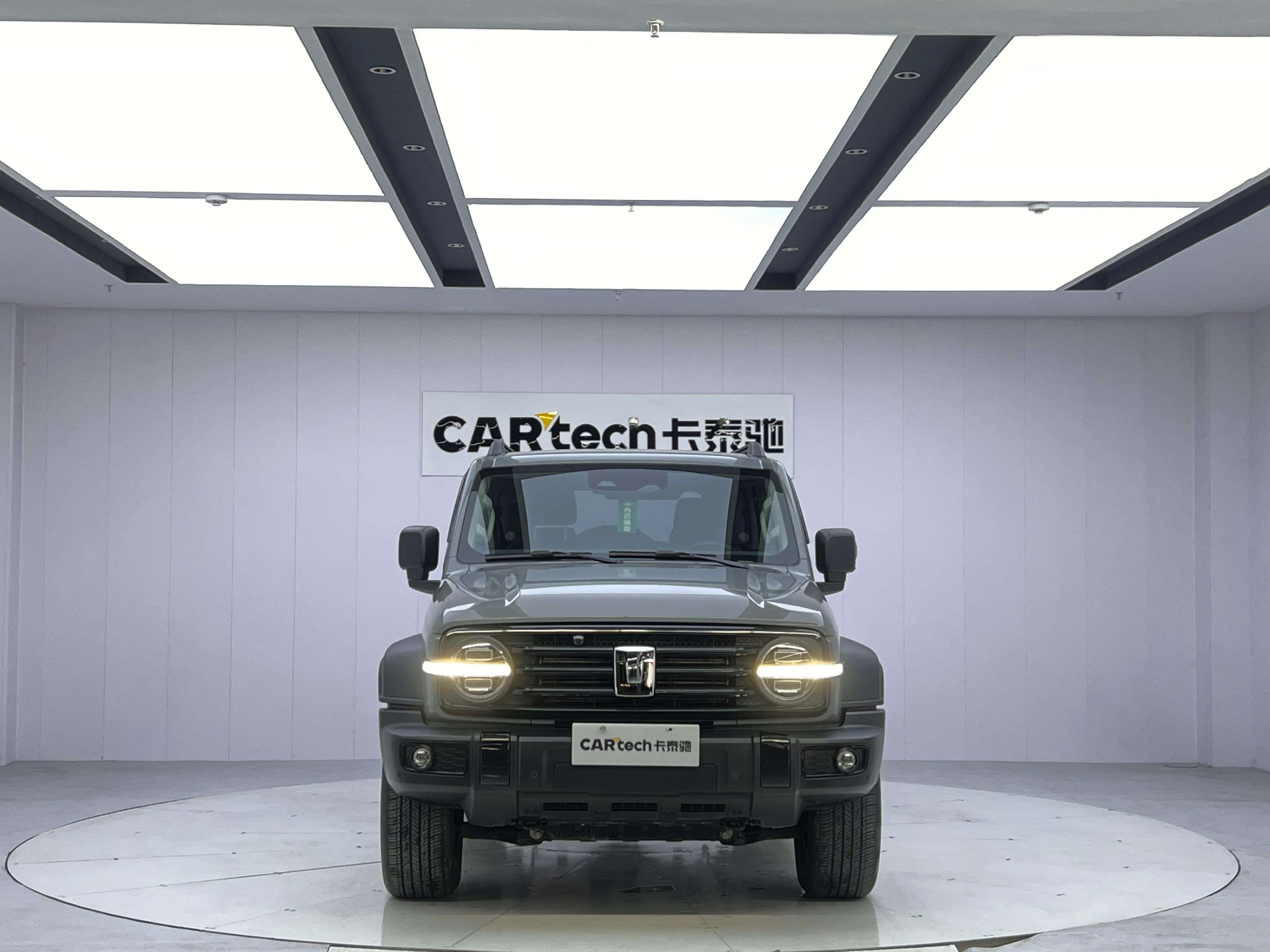 Tank 300  из Китая