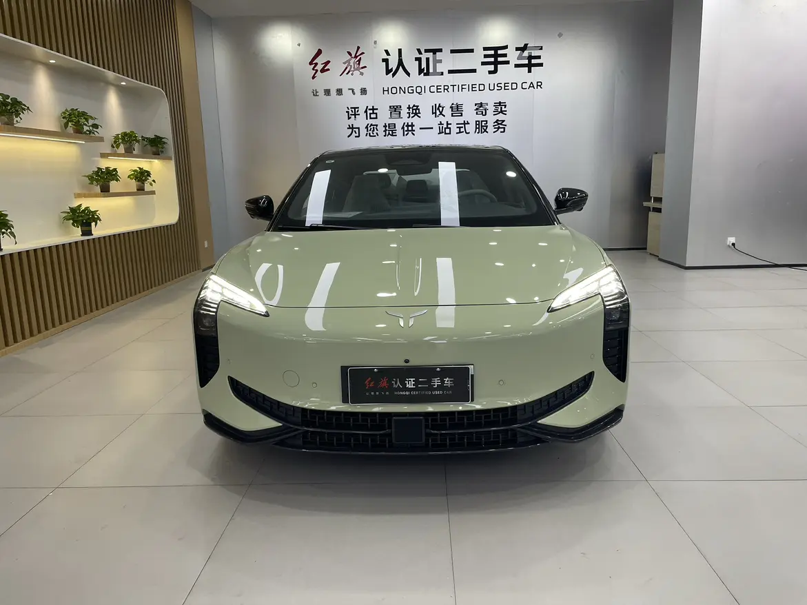 Hongqi EH7  из Китая