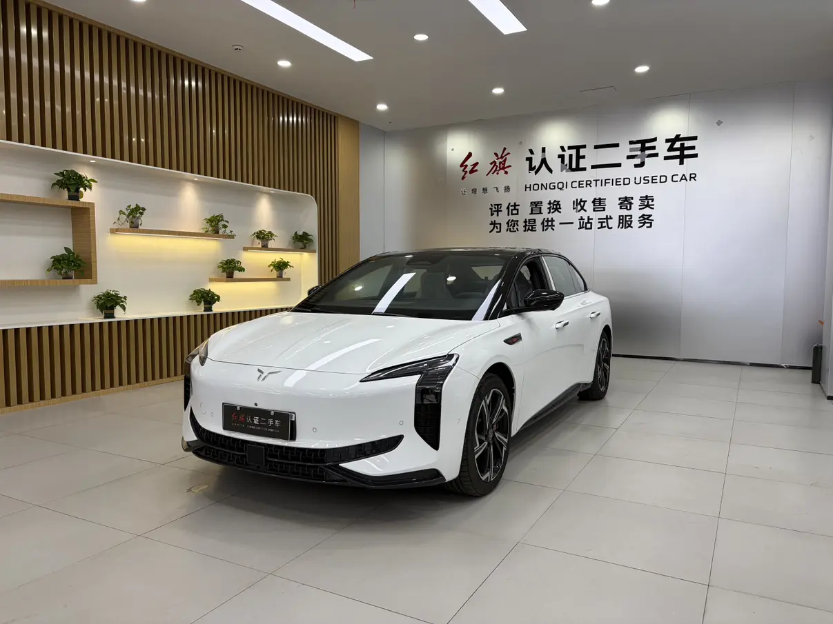 Hongqi EH7  из Китая