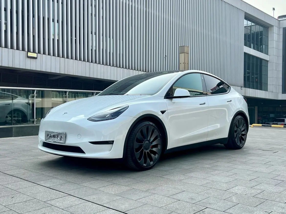 Tesla Model Y  из Китая