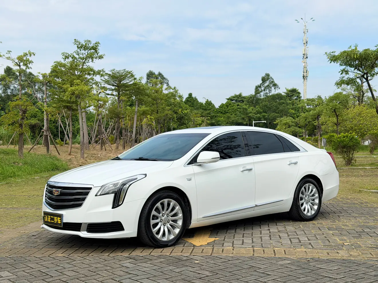 Cadillac XTS  из Китая