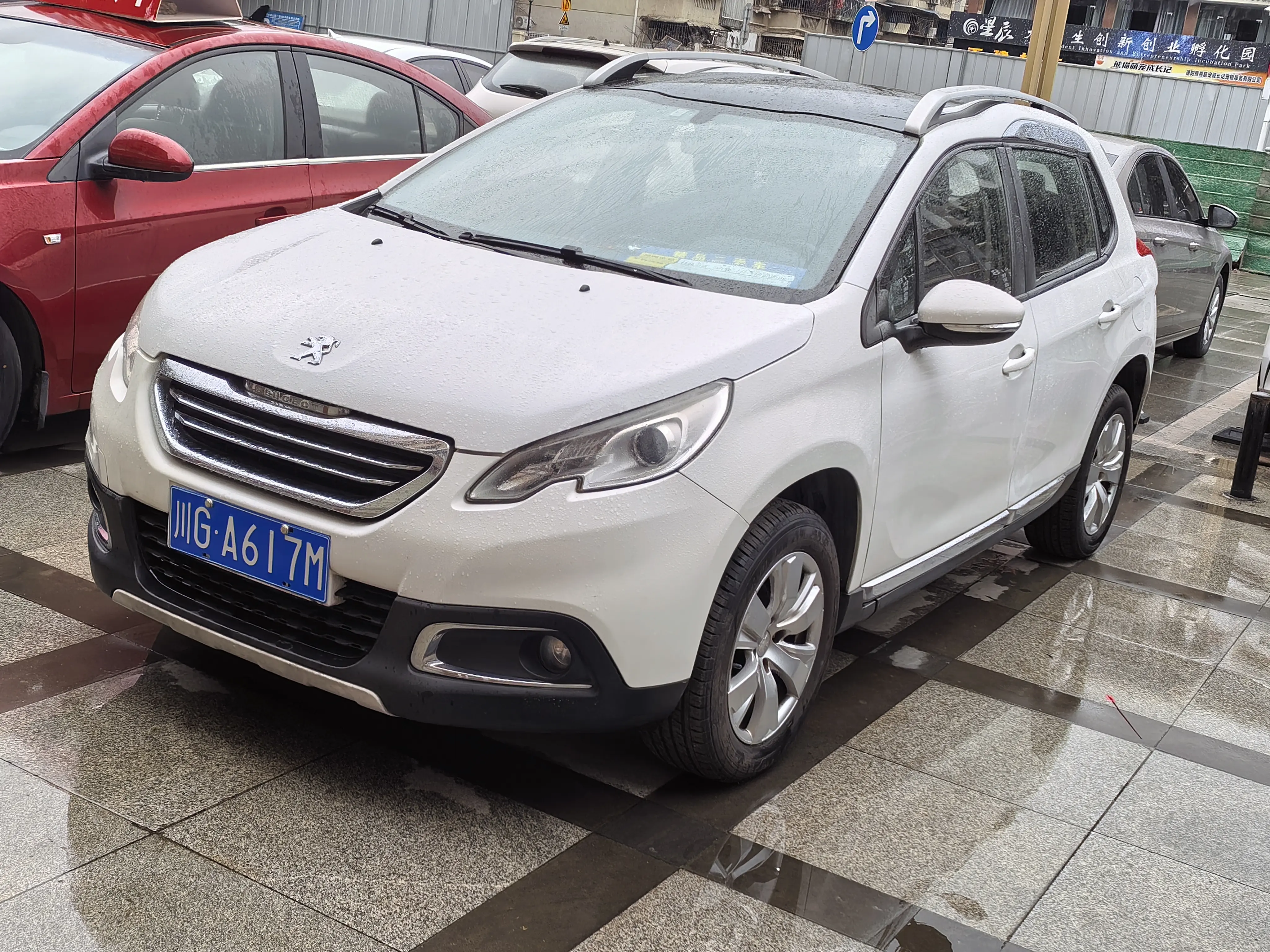 Peugeot 2008  из Китая
