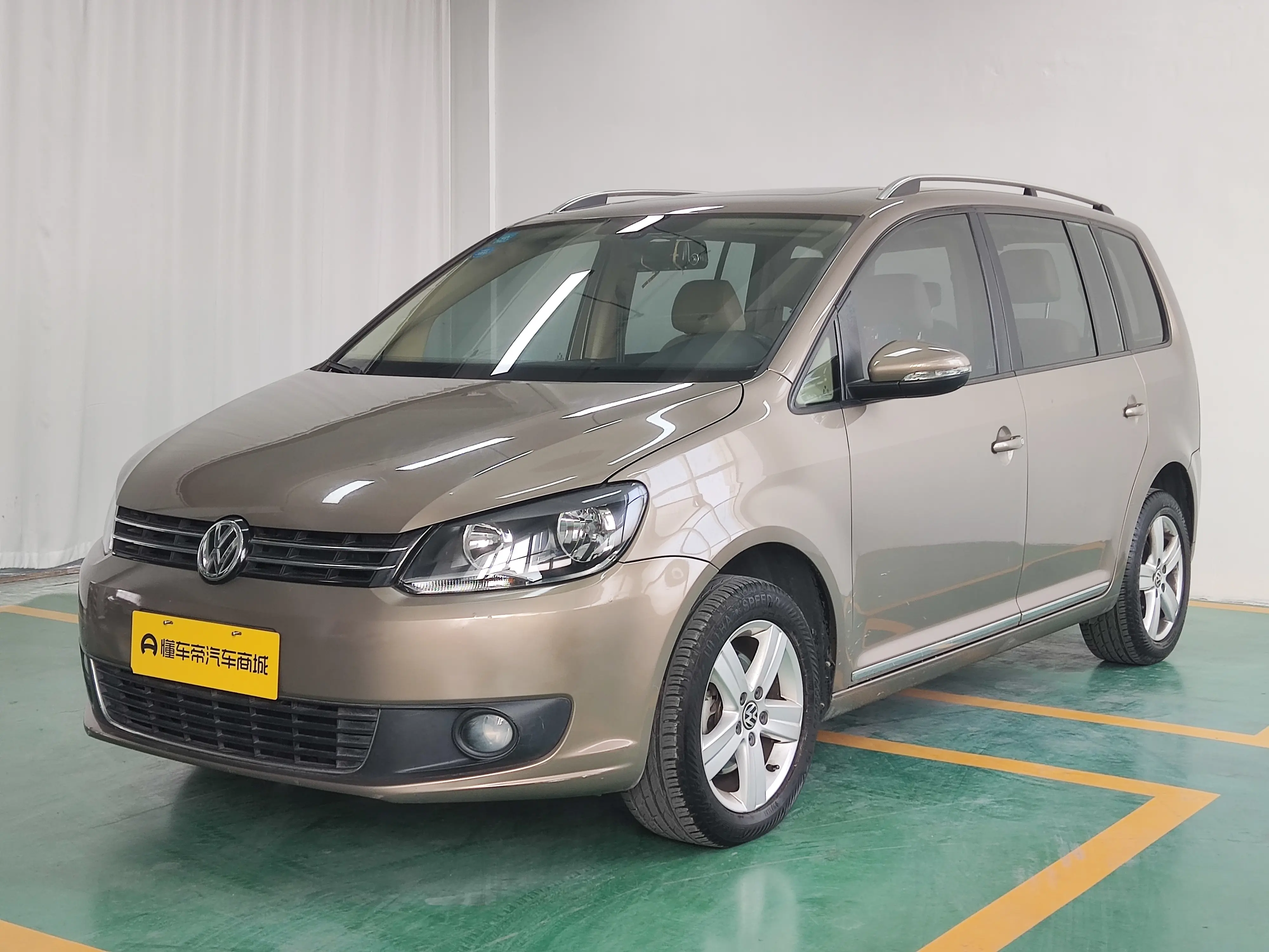 Volkswagen Touran  из Китая