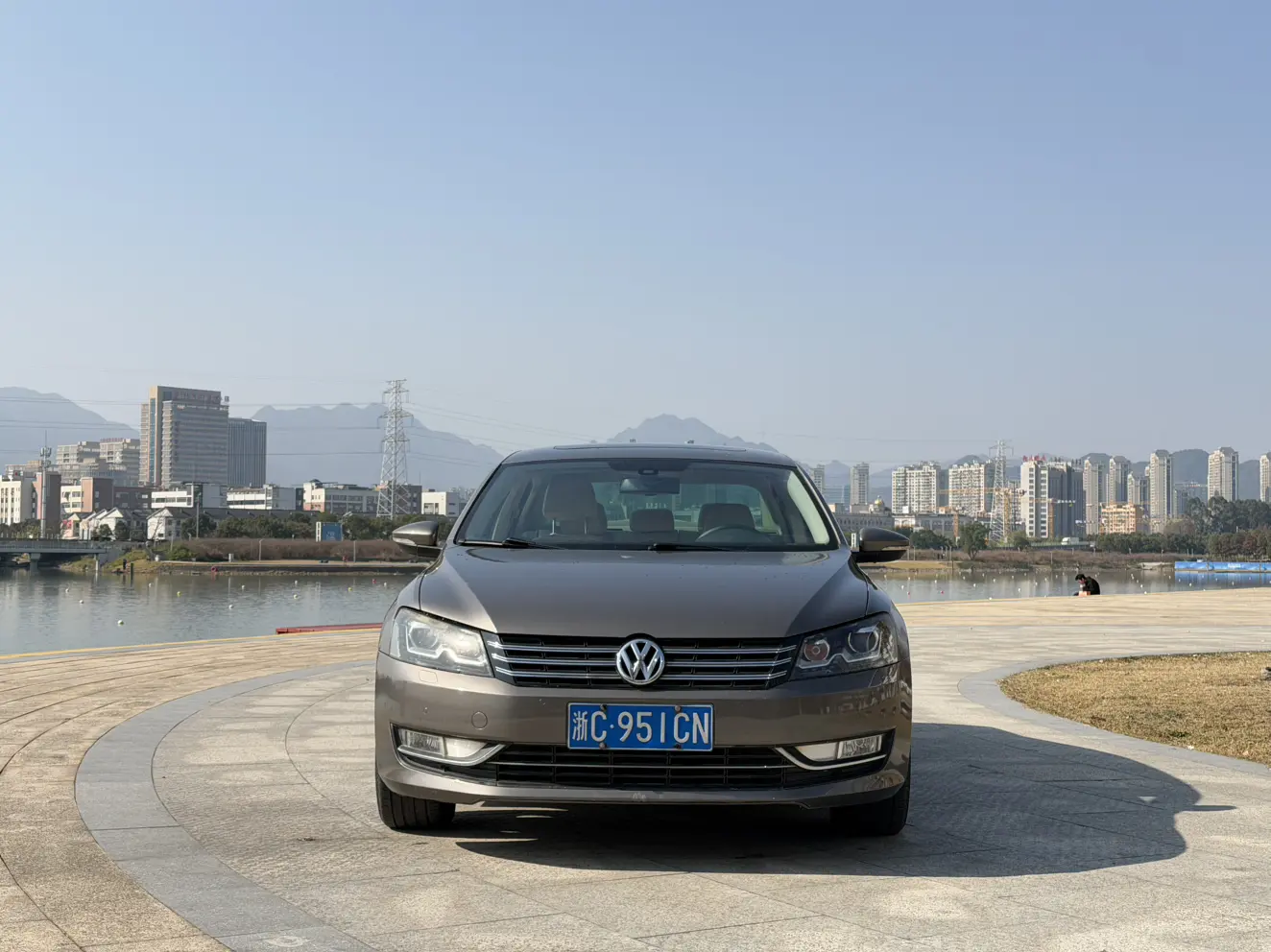 Volkswagen Passat  из Китая