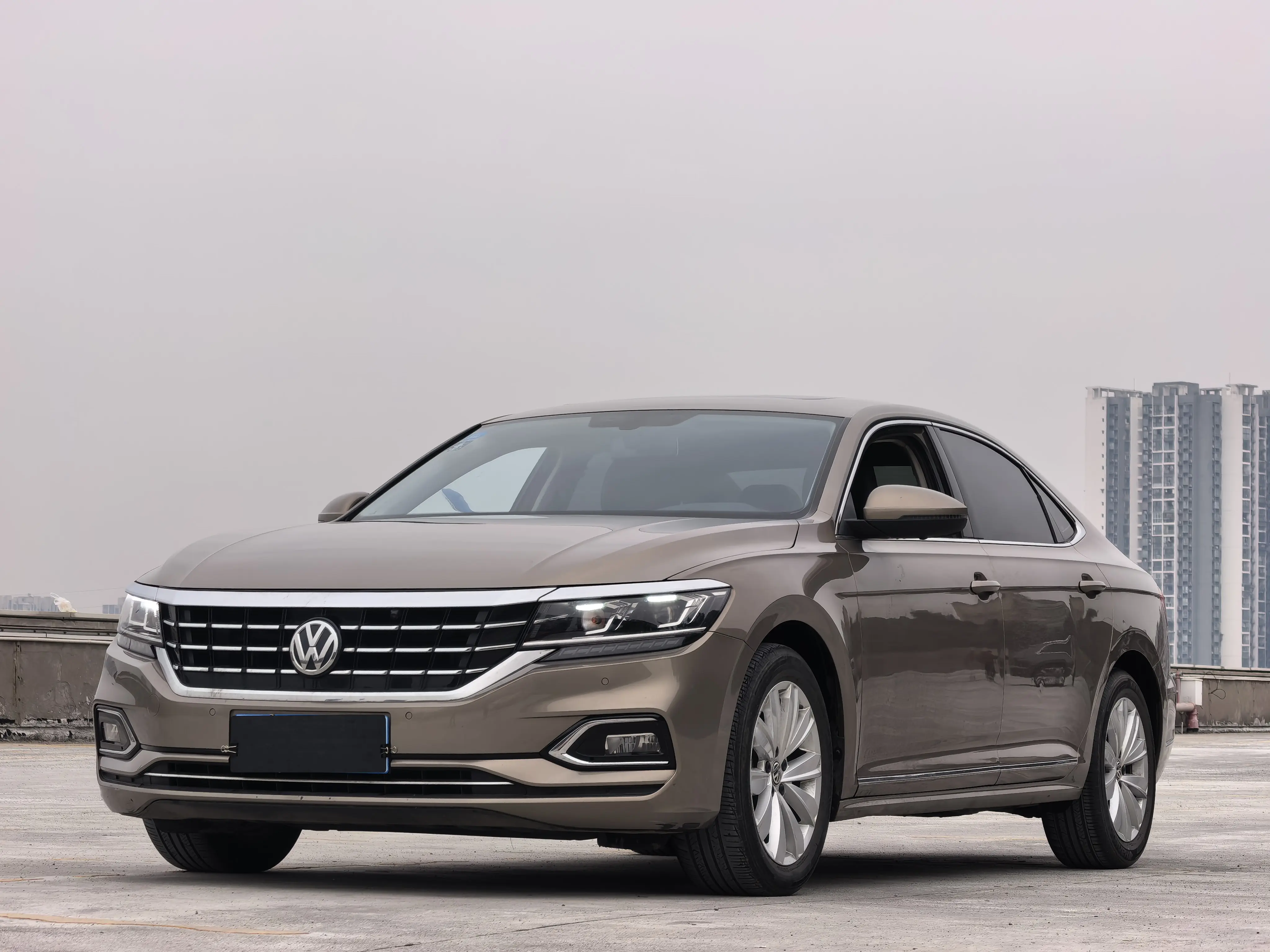 Volkswagen Passat  из Китая