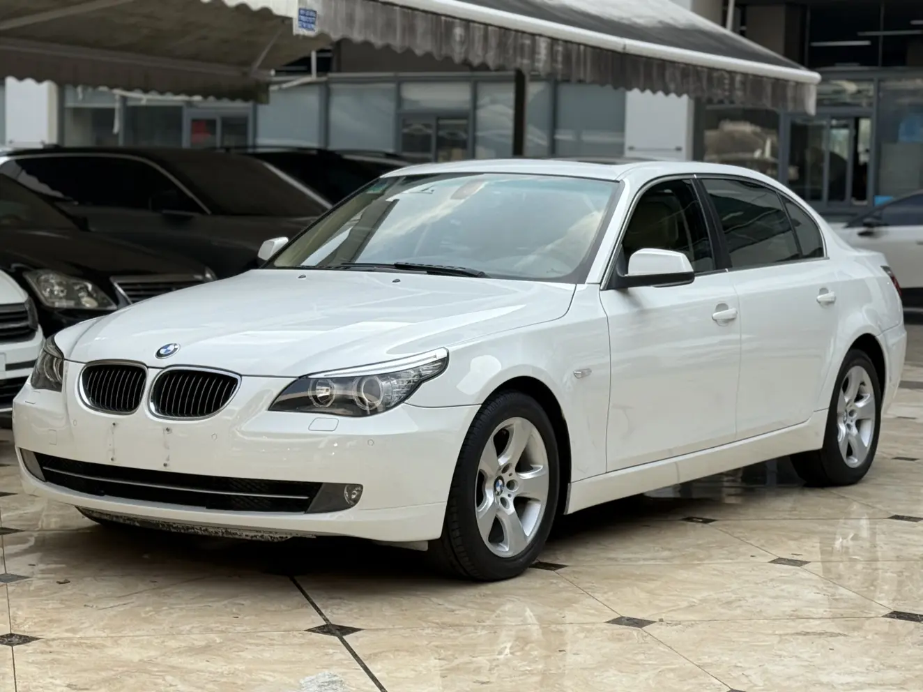 BMW 5 Series  из Китая