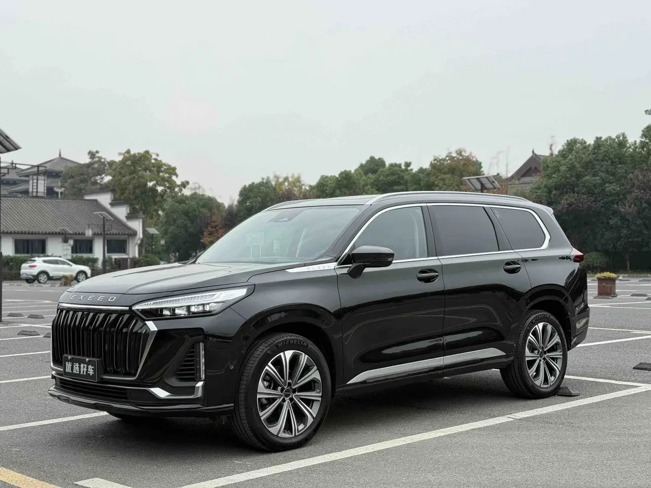 Exeed VX (The starry road embraces the moon)  из Китая