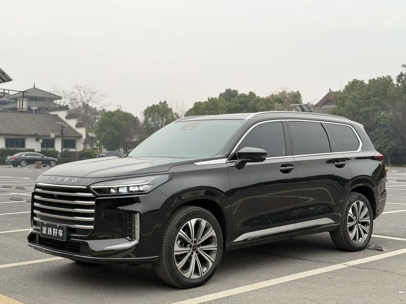 Exeed VX (The starry road embraces the moon)  из Китая