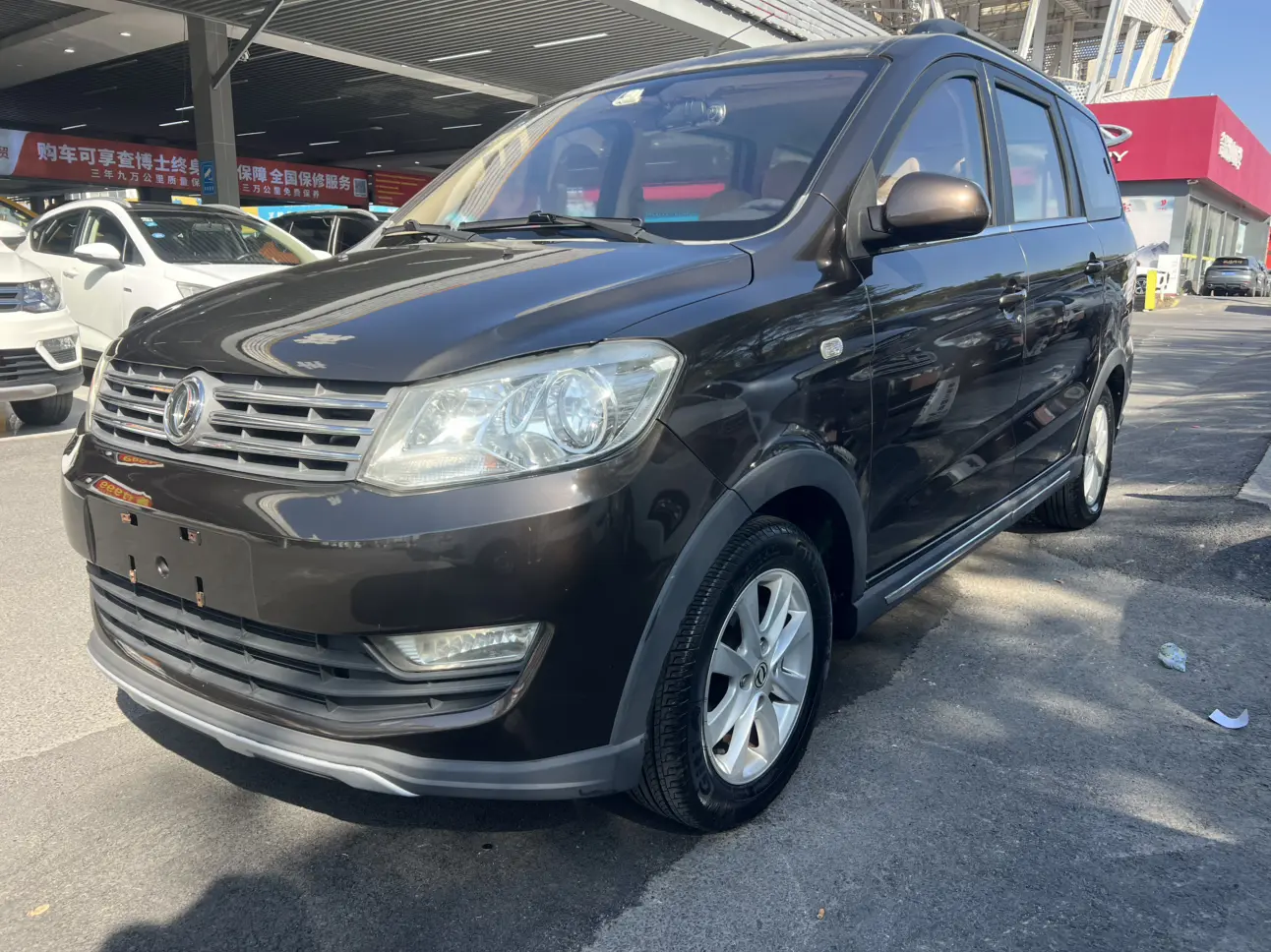 Dongfeng Fengon 330  из Китая
