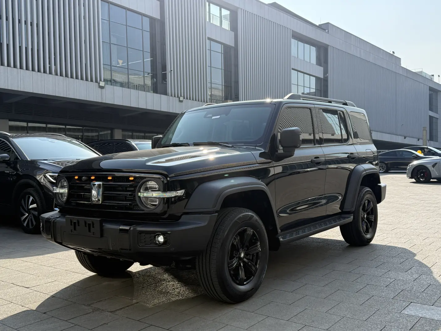 Tank 300  из Китая