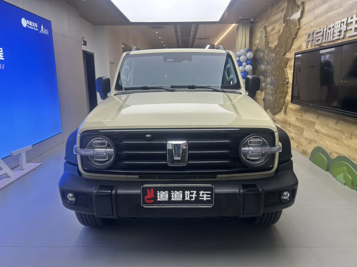 Tank 300  из Китая