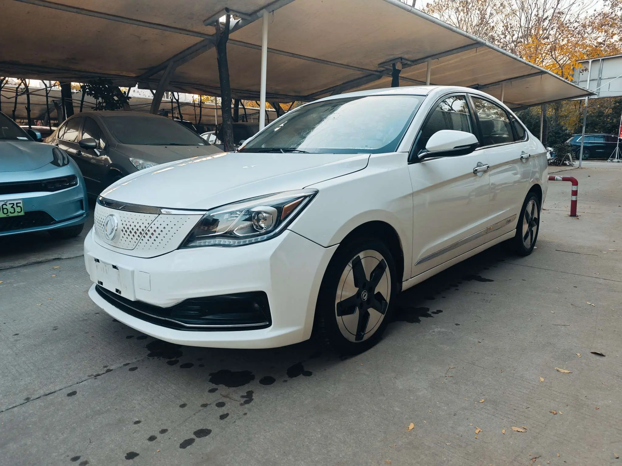 Dongfeng Fengshen E70  из Китая