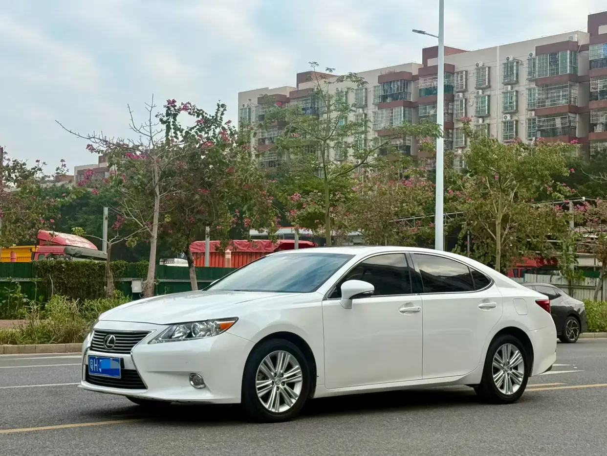 Lexus ES  из Китая