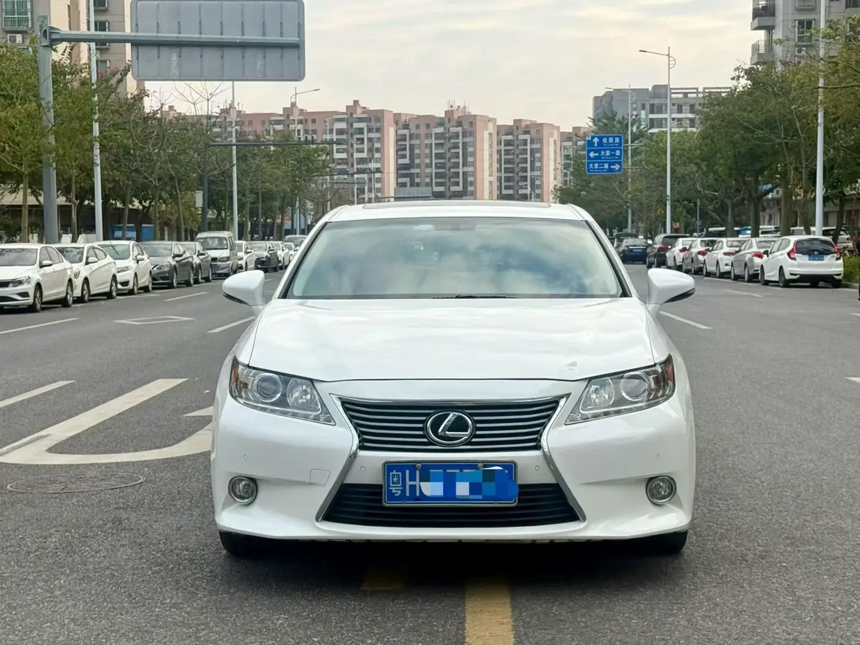 Lexus ES  из Китая