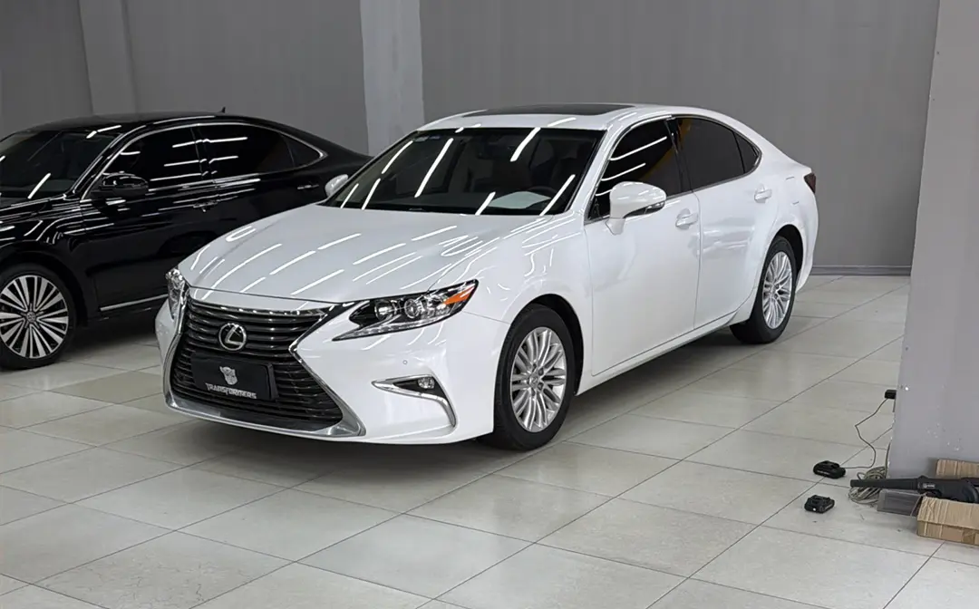 Lexus ES  из Китая