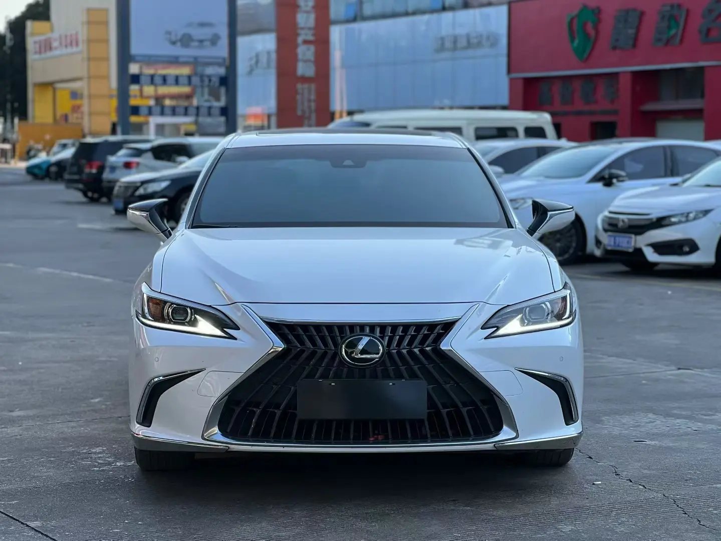 Lexus ES  из Китая