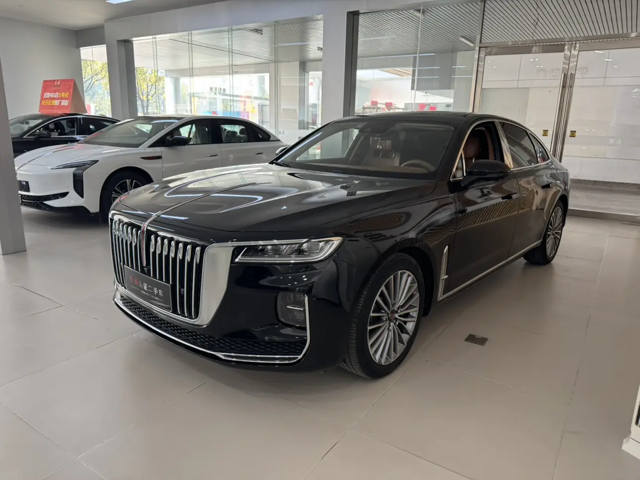 Hongqi H9  из Китая