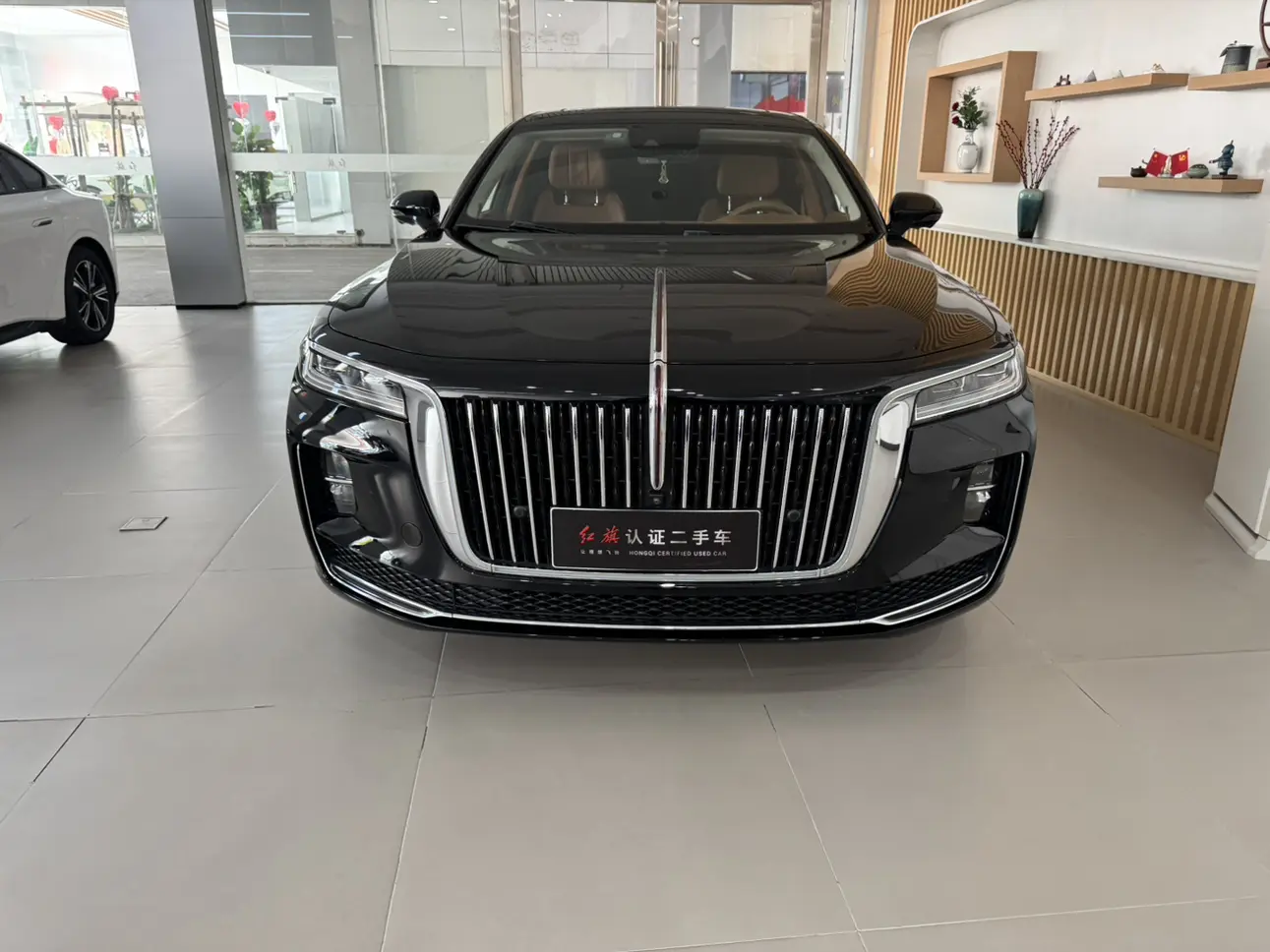 Hongqi H9  из Китая