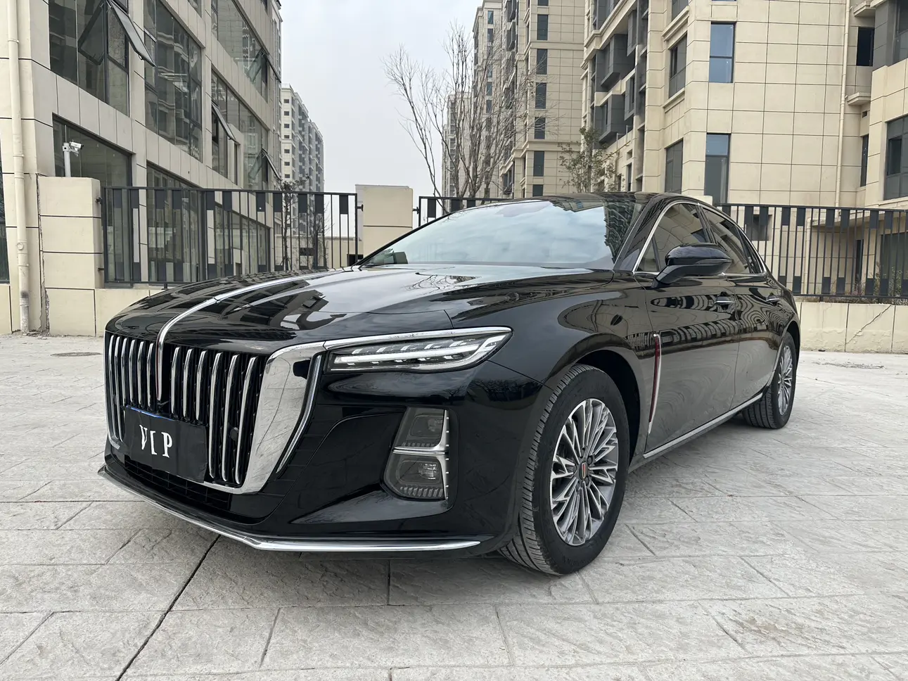 Hongqi H5  из Китая