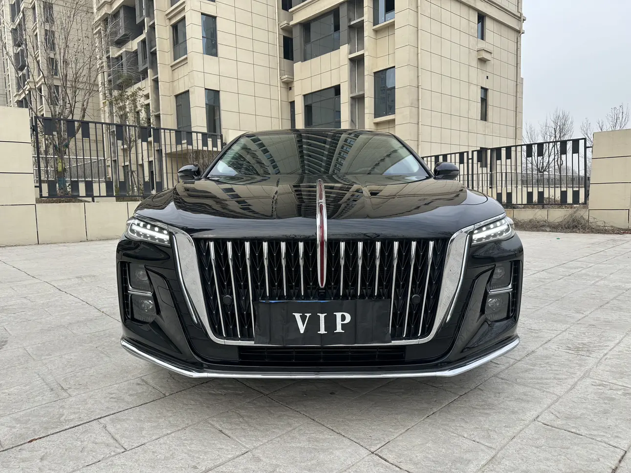 Hongqi H5  из Китая