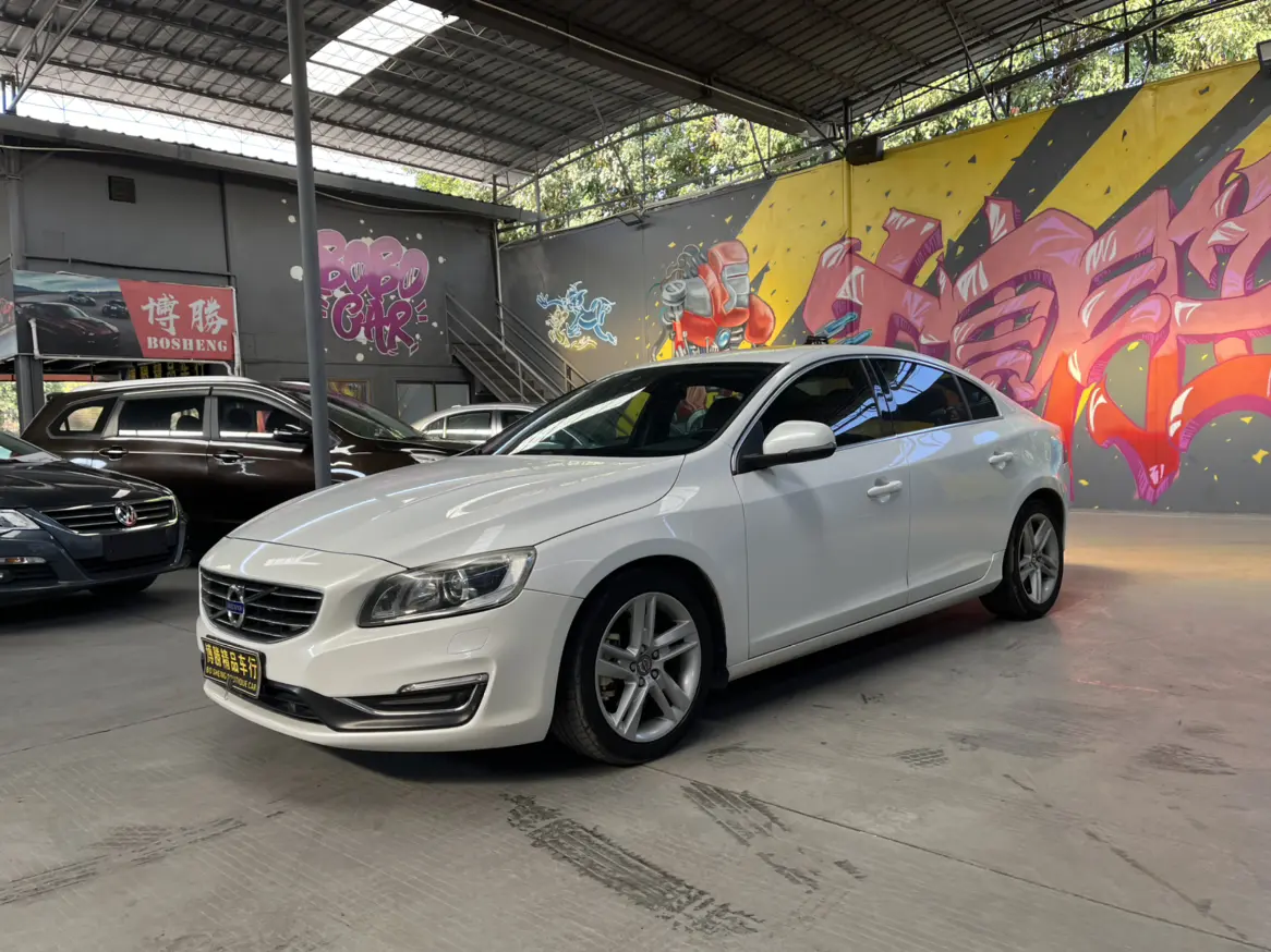 Volvo S60  из Китая