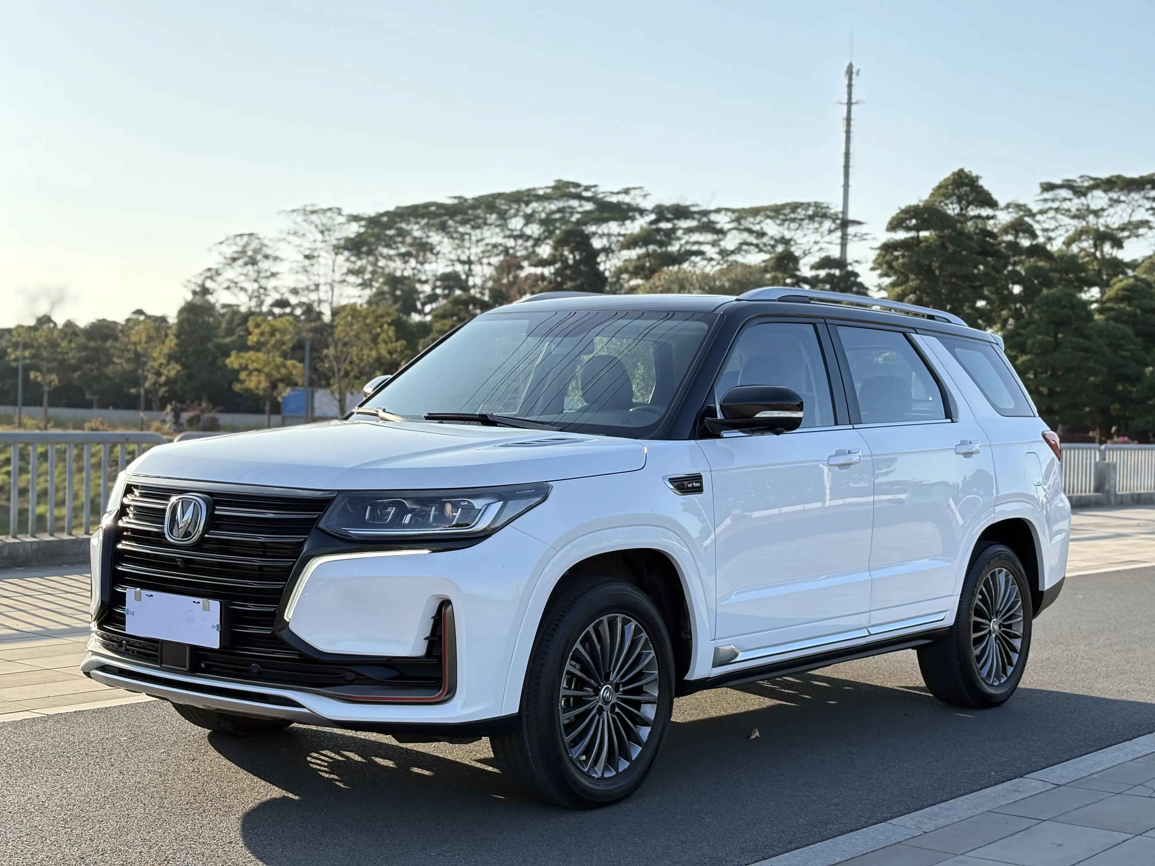 Changan CS95  из Китая