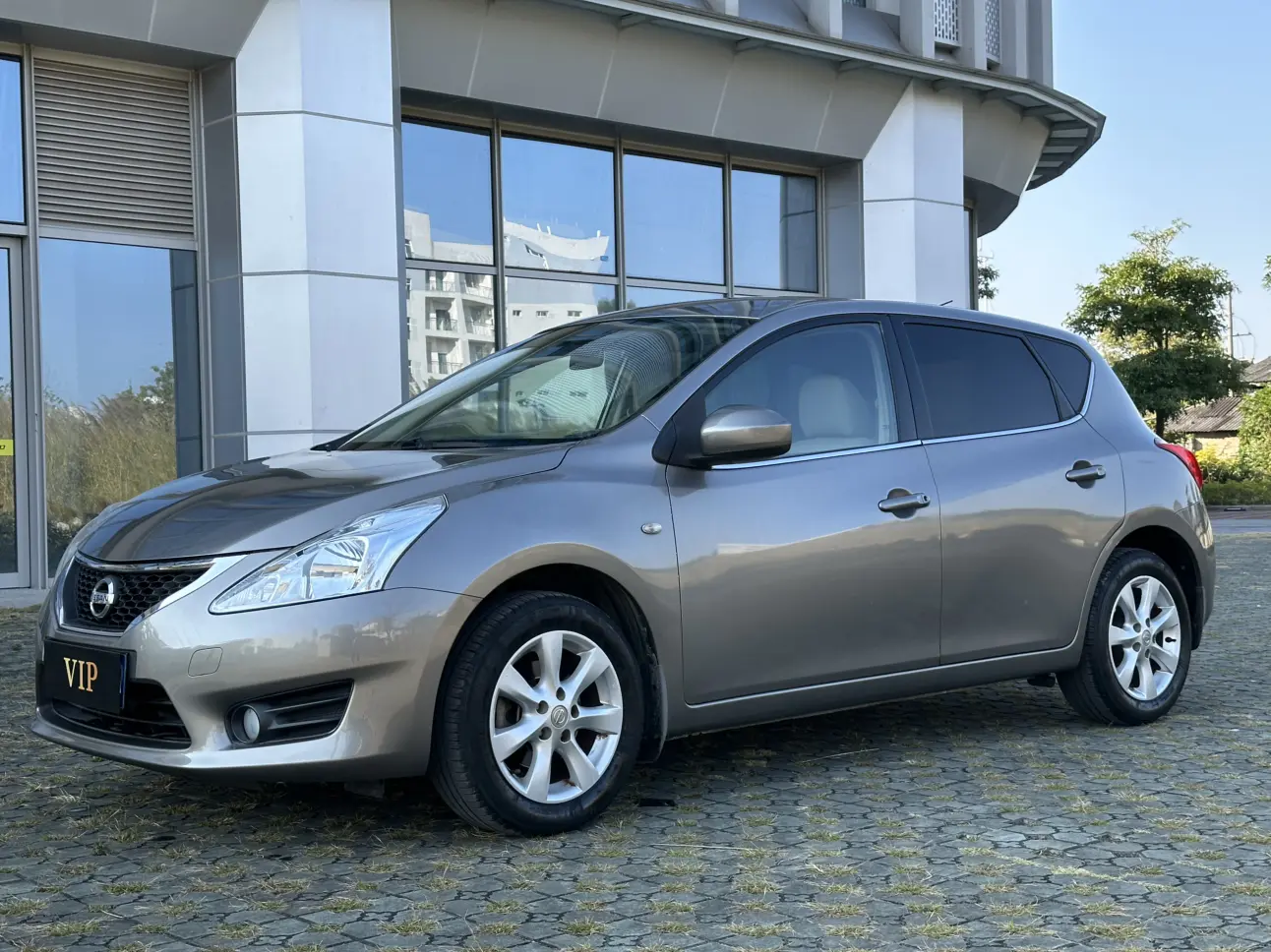 Nissan Tiida  из Китая