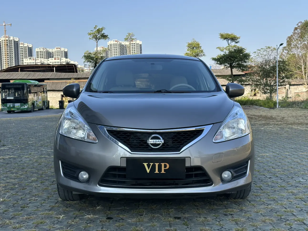 Nissan Tiida  из Китая