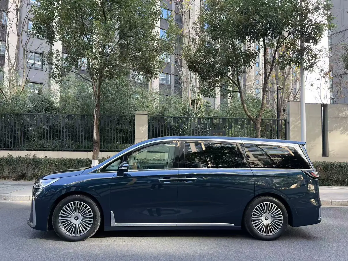 Voyah Lantu Dreamer PHEV  из Китая